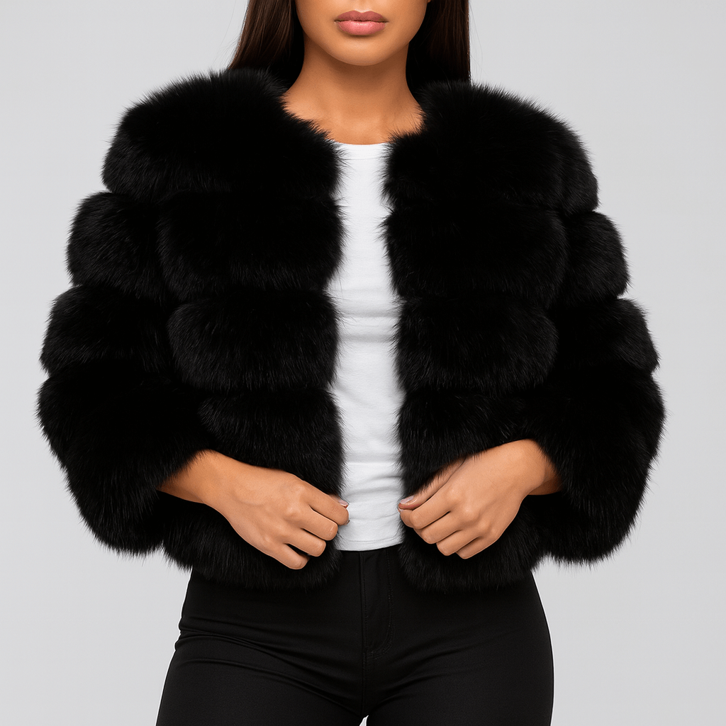 Obszerny płaszcz ze sztucznego futra